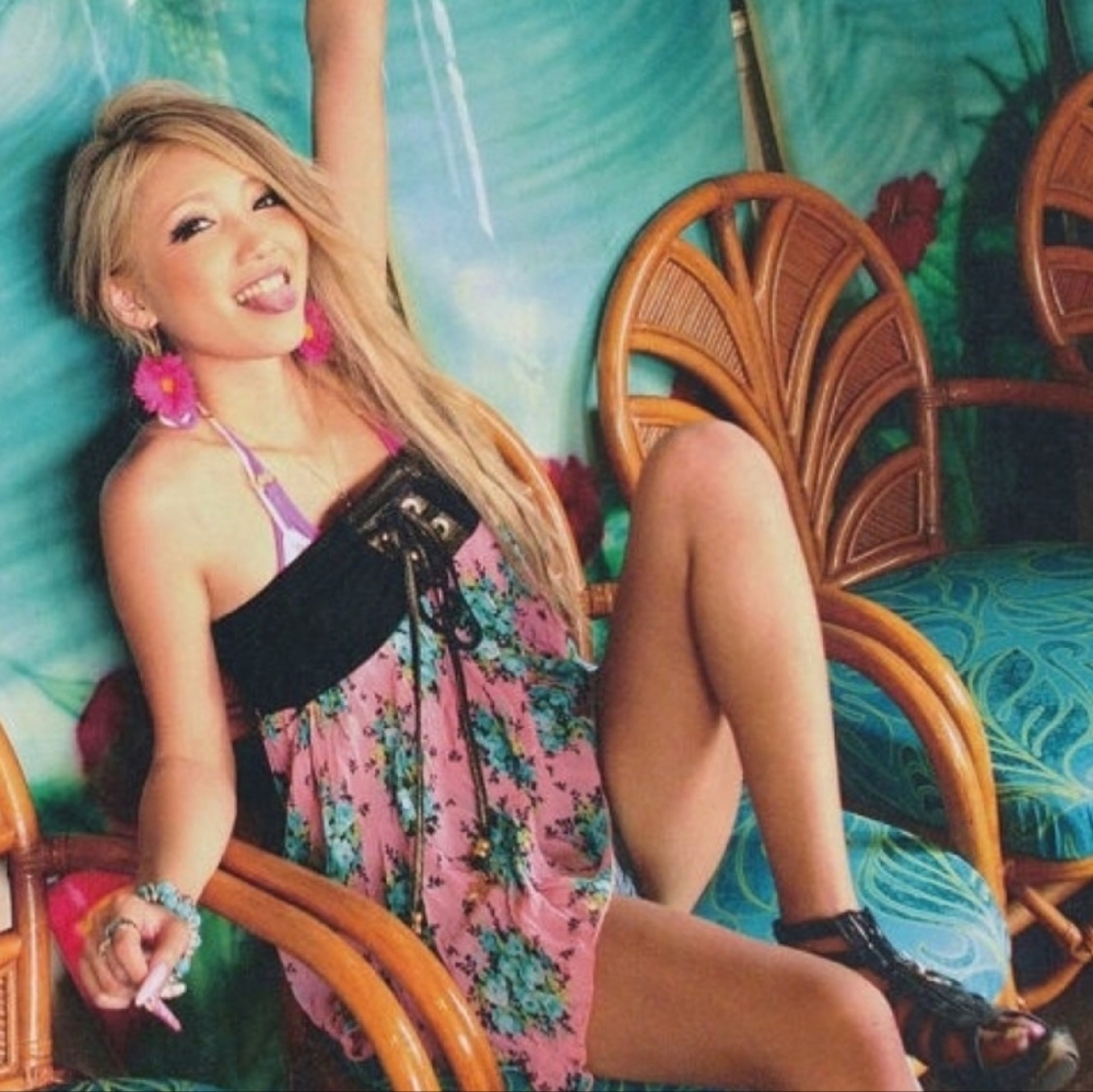 D.i.a Gyaru Pink And Blue Floral Handkerchief Asymmetrical Hem Strapless Top